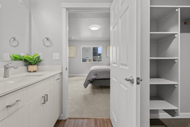 Telluride_2bed-23.jpg - Telluride Apartments