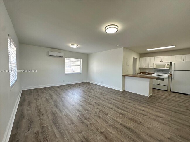 Photo - 1411 N Dixie Hwy Unit 4