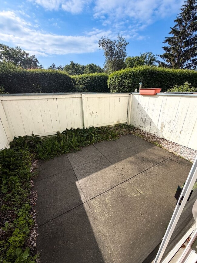 Photo - 2BD/1.5BA Beautiful Townhome - Right Near Oakledge Park!