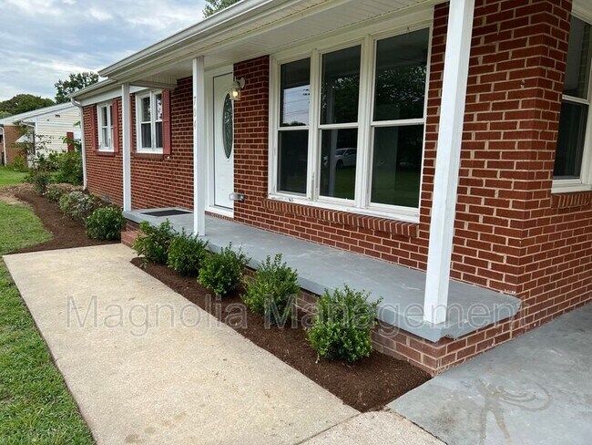 Photo - 704 Cardinal Dr
