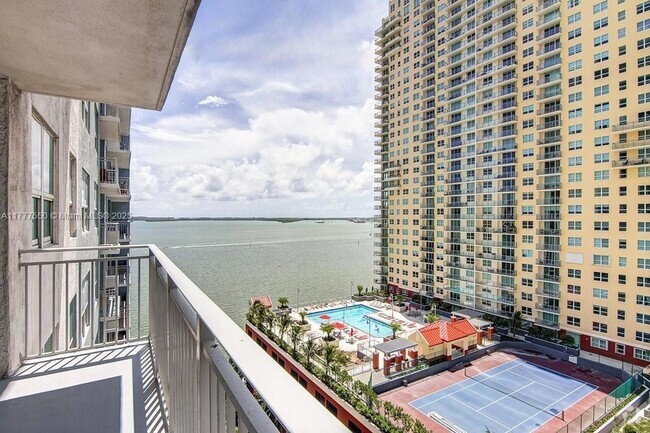 Building Photo - 1111 Brickell Bay Dr Unit 1101 Rental