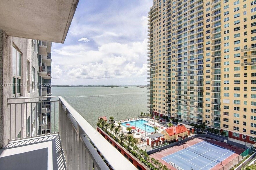 Photo - 1111 Brickell Bay Dr