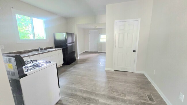 Photo - 514 Studebaker St