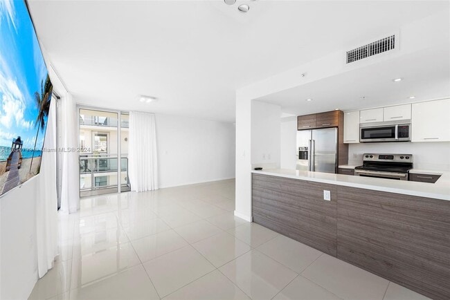 Photo - 9901 E Bay Harbor Dr Unit #503