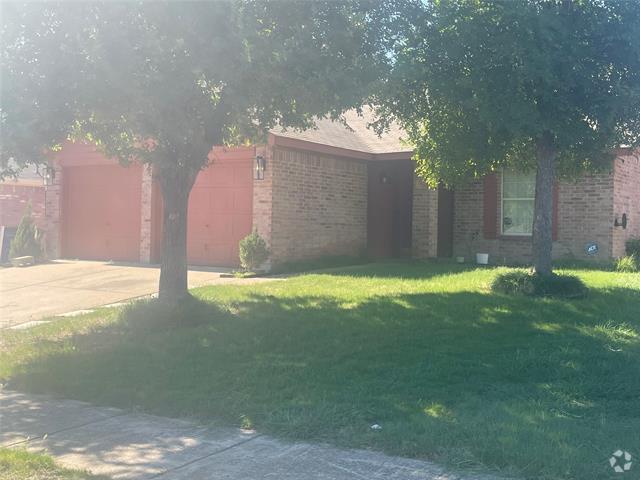 Building Photo - 1267 Cleardale Dr Rental