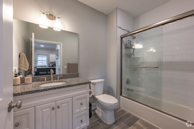 Cedar Village -1BD, 1BA, 641SF - Bathroom
