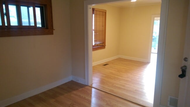 Photo - 5530 S 32nd Ave
