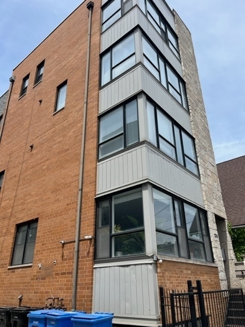Building Photo - 224 S Oakley Blvd Unit 2 Rental