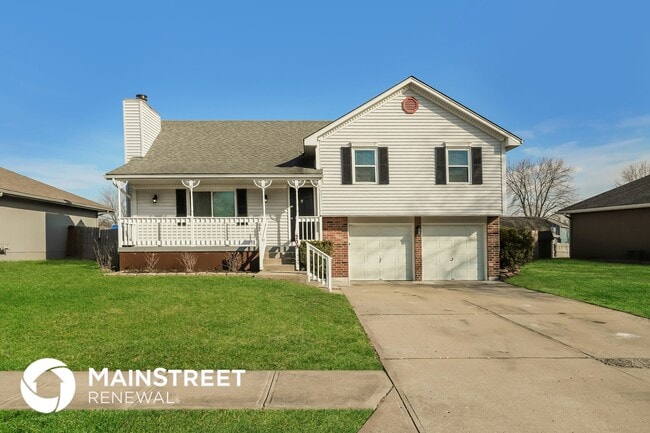 Building Photo - 209 SW Cross Creek Dr