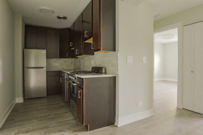 Photo - 448 W Barry Ave Unidad 825
