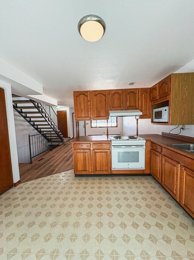 Photo - Cozy 2 bed 2.5 bath in a 4 plex