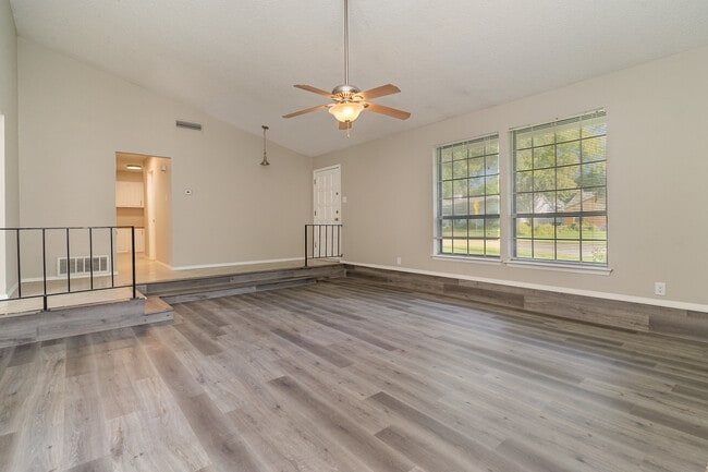 Photo - 2311 Lawnmeadow Dr
