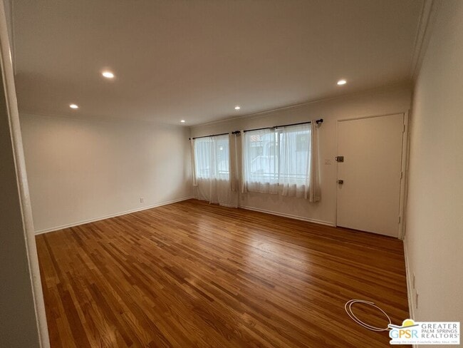 Photo - 1057 1/2 S Genesee Ave Unit 1/2