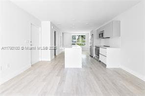 Photo - 2535 NE 193rd St