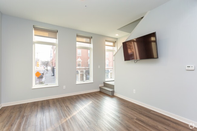 2 BR, 1.5 BA - 860 SF