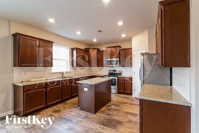 Photo - 202 Swamp Creek Ln