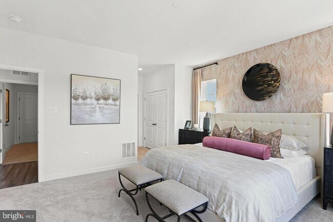 Photo - 400 Silver Birch Dr