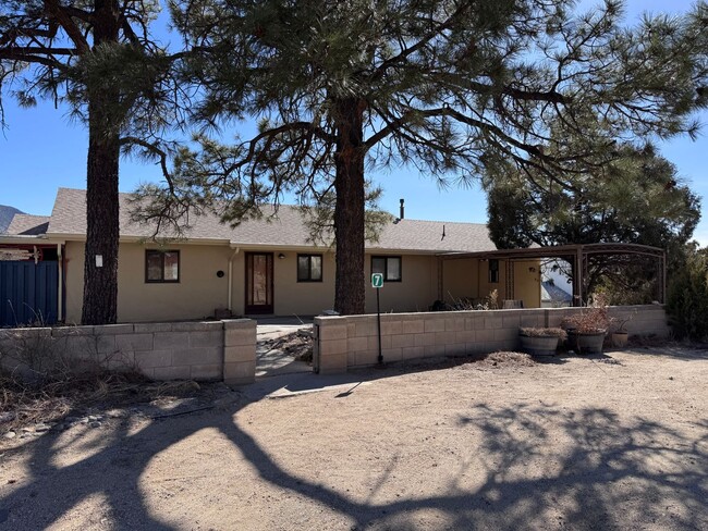 3 Bedroom, 2 Bathroom Home in Carnuel, NM. - 3 Bedroom, 2 Bathroom Home in Carnuel, NM.