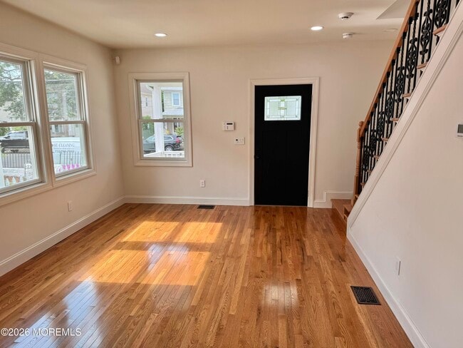 13 Locust Ave