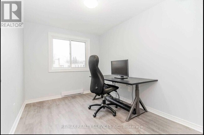 Photo - 1100 Oxford St