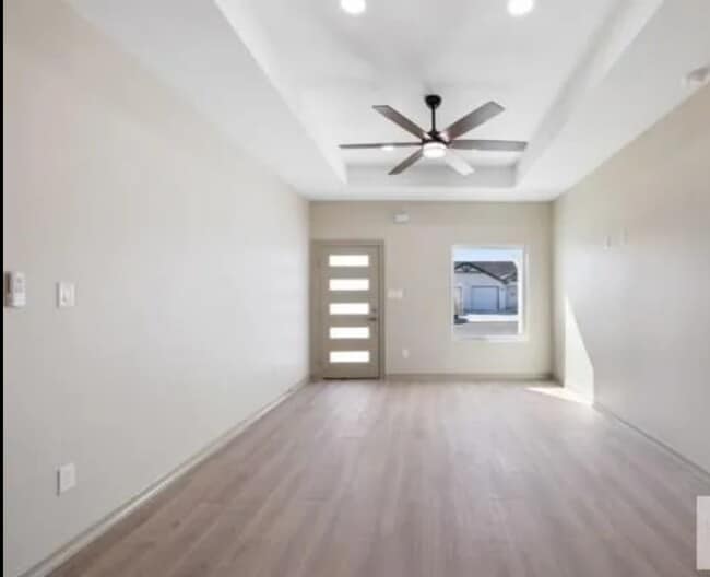 Photo - 1004 Gabriela St