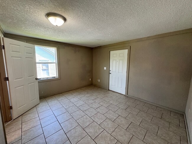 507 Grover St Unit B