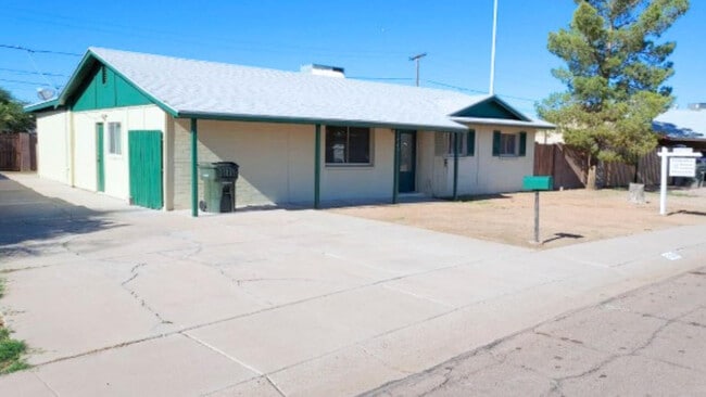 Photo - 720 E Brenda Dr