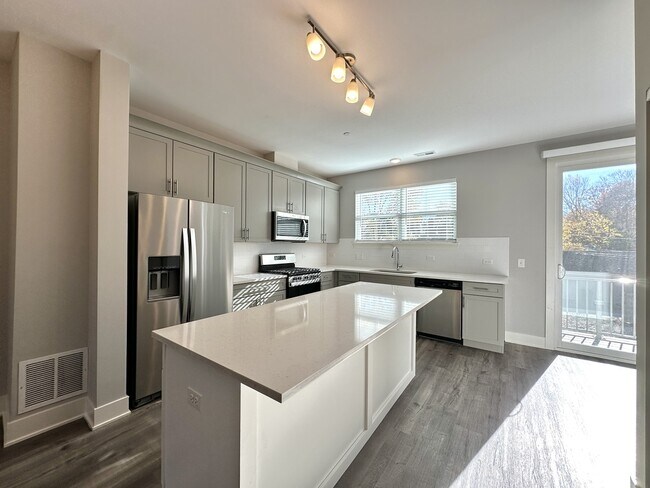 Photo - 615 Broadway St Unidad HT