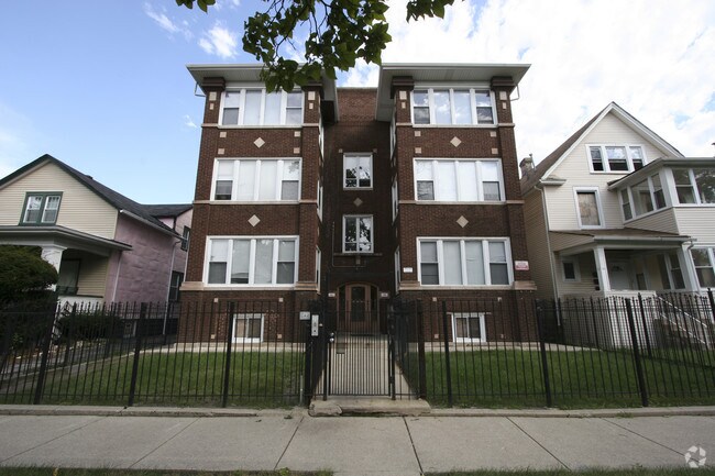 Photo - 5808-5810 W Erie St