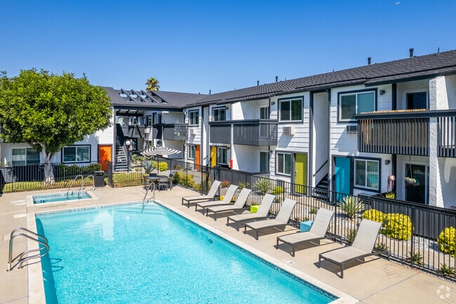 Welcome to Eastside in Costa Mesa, CA - Eastside Apartments