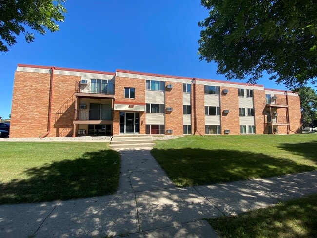 Karolyn Apartments - Karolyn Apartments