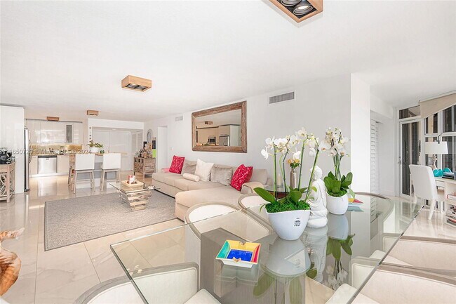 Photo - 6423 Collins Ave Unit 309