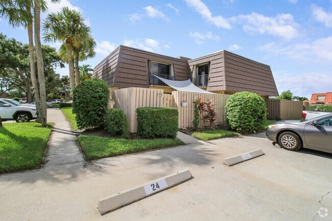 Building Photo - 912 9th Ct Rental