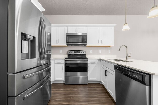 Photo - 752 N 260 W