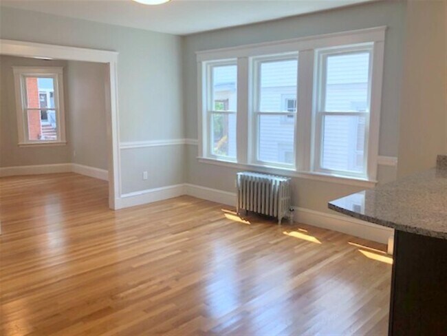 Building Photo - 43 Garrison Ave Unit 2