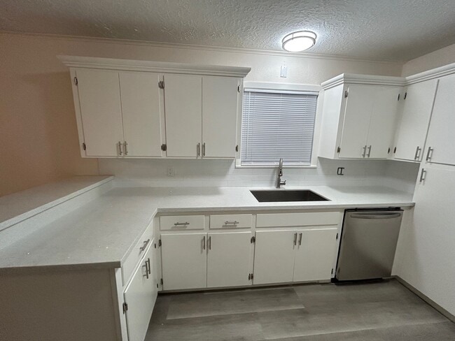 Photo - 3210 Valley Brook Dr