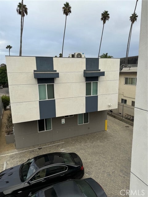 Building Photo - 621 Normandie Ave