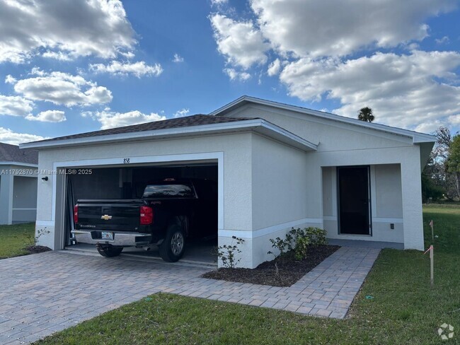 Building Photo - 858 Friendship Cir Rental