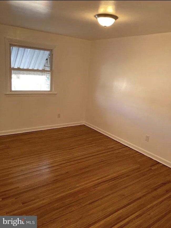 Photo - 3208 Mitchell St