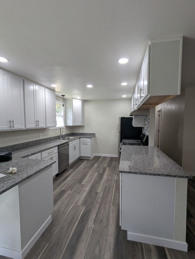 Photo - Very nice 3 bd 2 bath