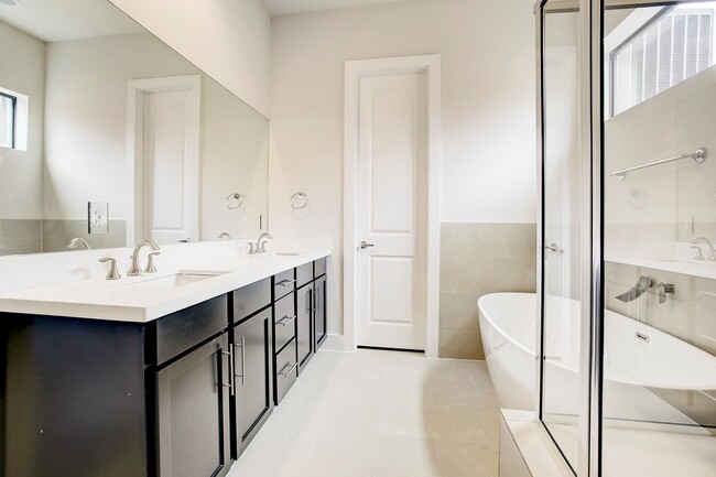 Photo - 2926 Alice St