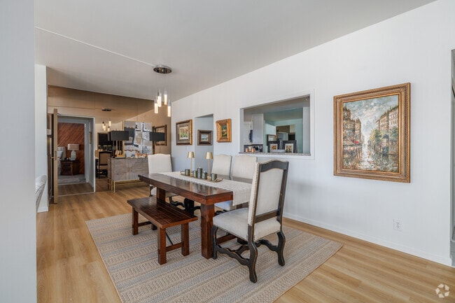 3BR, 3BA - 2200SF - Dining Room - Plaza Point Apartments