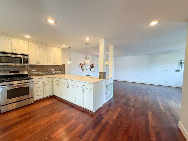Photo - 3Bd/2.5Ba Seattle Townhouse