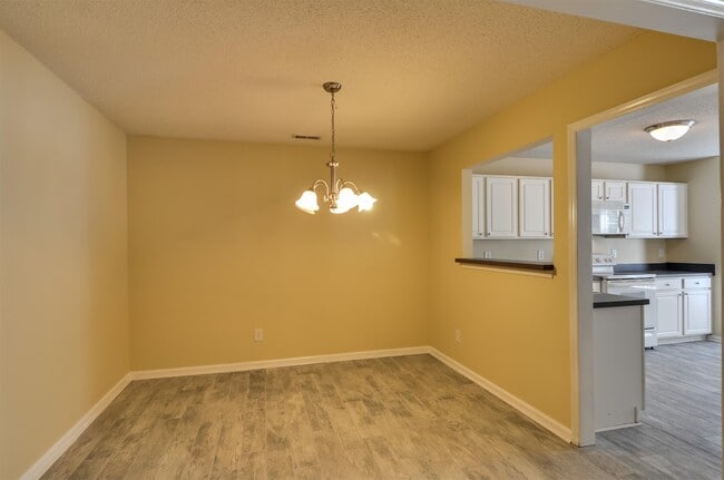 Photo - 1148 Academic Dr