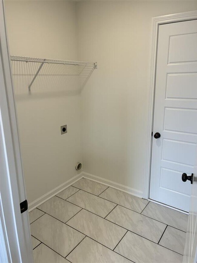 Photo - Beautiful 3 Bedroom, 2 Bathroom Home — Minutes from Fort Campbell and the 101st Parkway