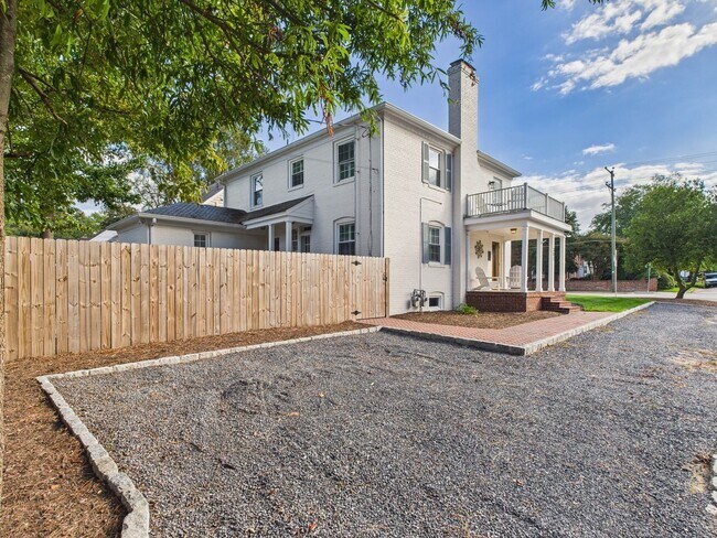 Photo - 301 Seneca Rd