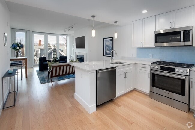 Building Photo - 7 Beech St Unit 301 Rental