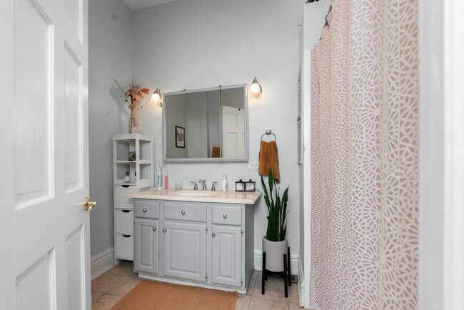 Photo - 2050 N Bissell St