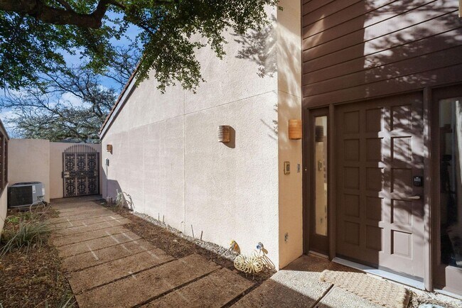 Photo - Amazing Mid-Century Modern 2 Bed, 2.5 Bath Ready for New Tenants- Eagle Mountain Saginaw ISD- 76179