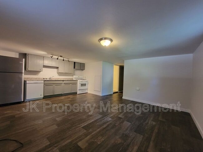 Photo - 2027 Smelter Ave NE